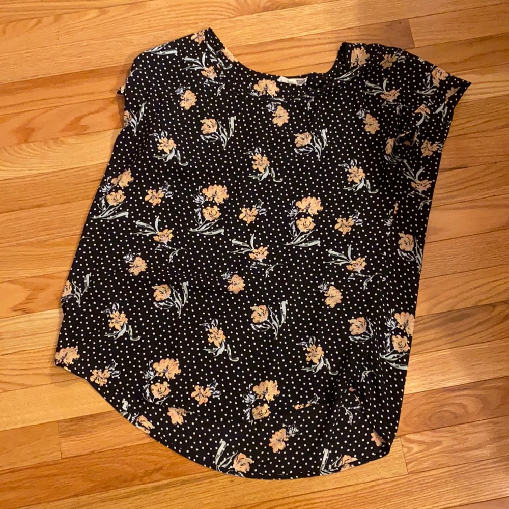 Pleione Black Floral Dot Cap-Sleeve Top